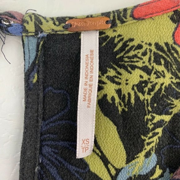 Free People Tunic Top Women’s Size XS Black Floral Print Sleeveless Keyhole Back - Picture 3 of 5